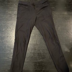 Lululemon ABC Slim-Fit 5 Pocket Pant 37” Warpstream Black size 34